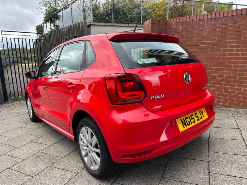 VOLKSWAGEN POLO