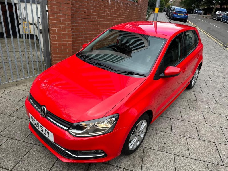 VOLKSWAGEN POLO