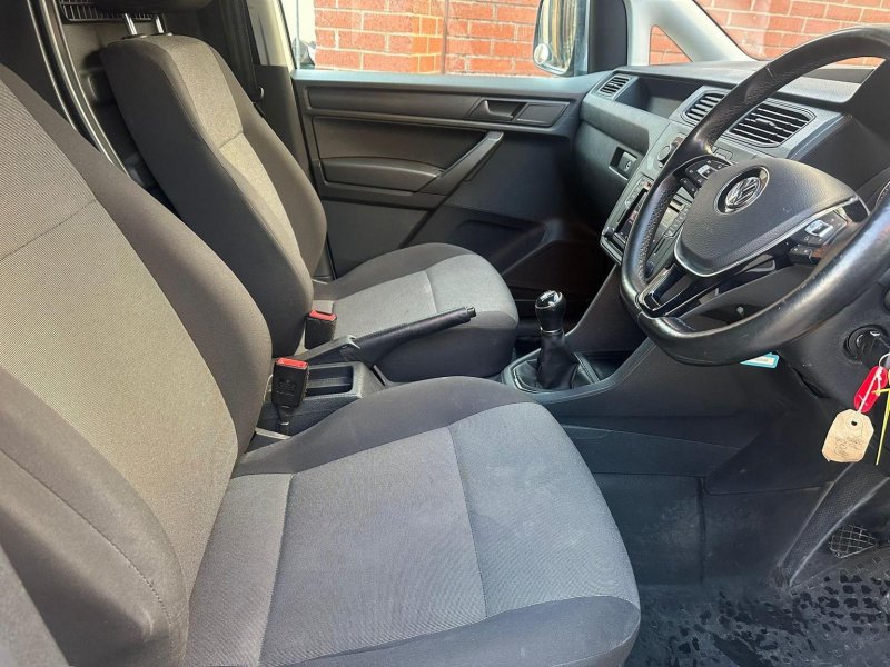 VOLKSWAGEN CADDY