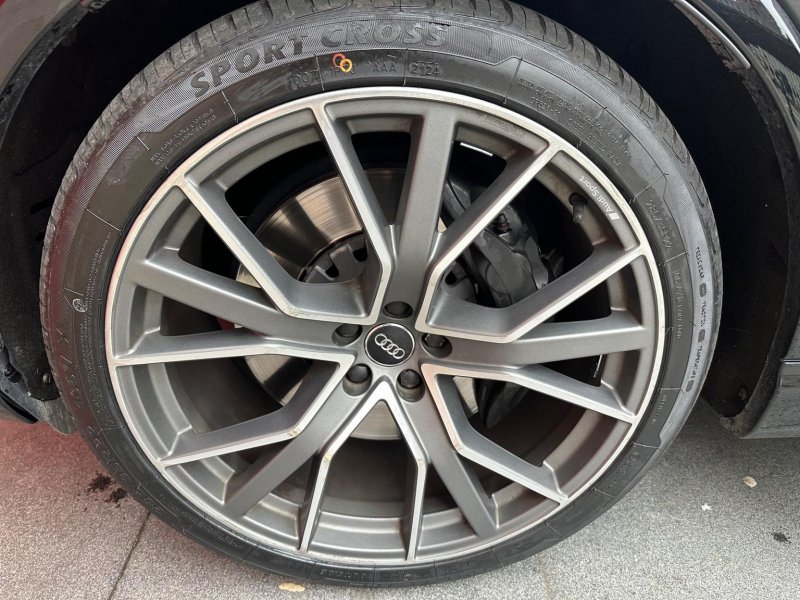 AUDI SQ7