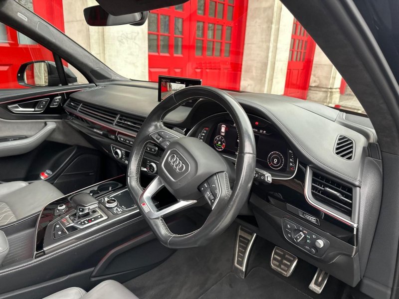 AUDI SQ7