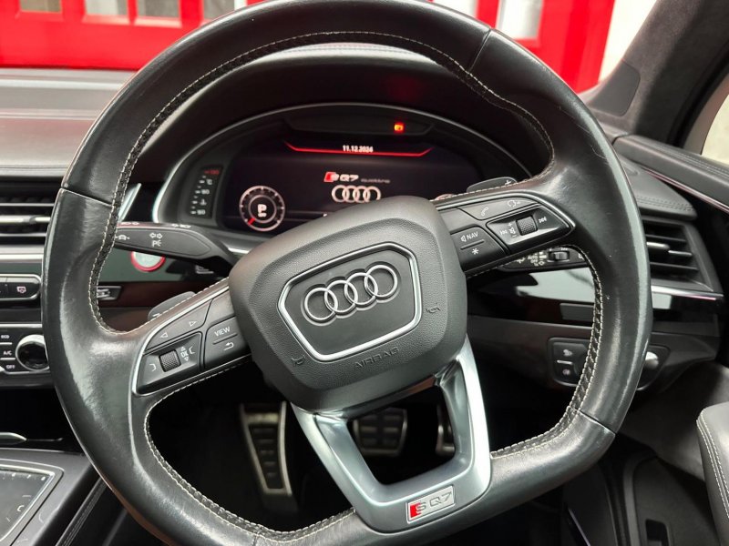 AUDI SQ7