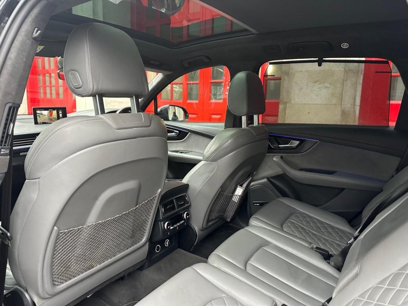 AUDI SQ7