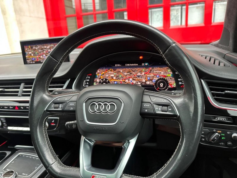 AUDI SQ7