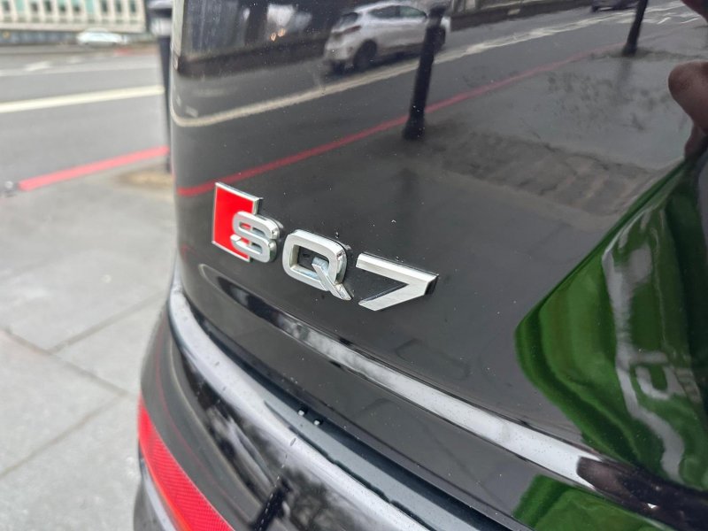 AUDI SQ7