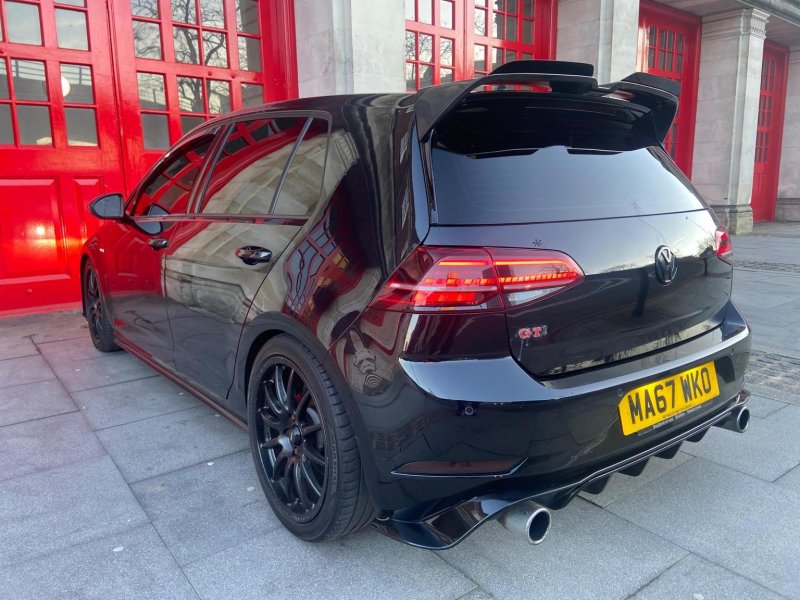 VOLKSWAGEN GOLF