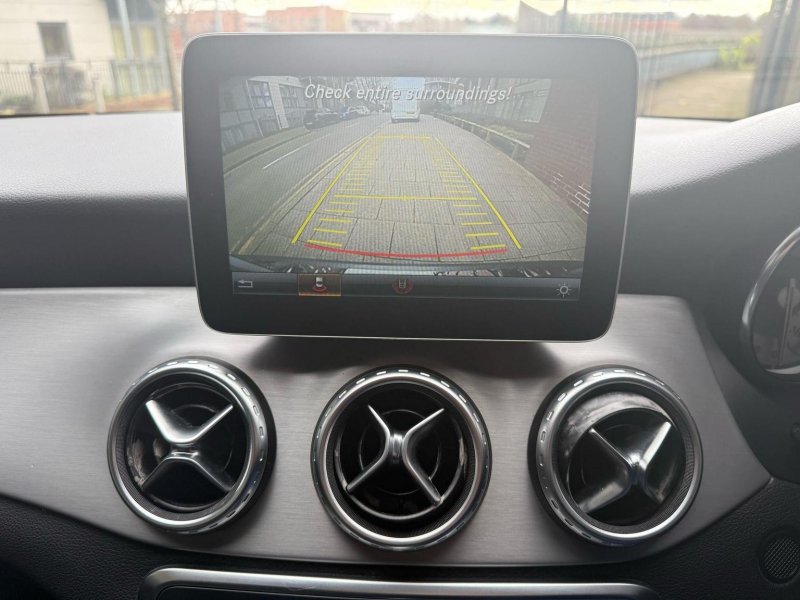 MERCEDES-BENZ GLA CLASS