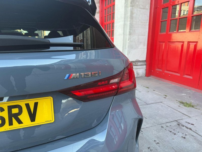 BMW 1 SERIES