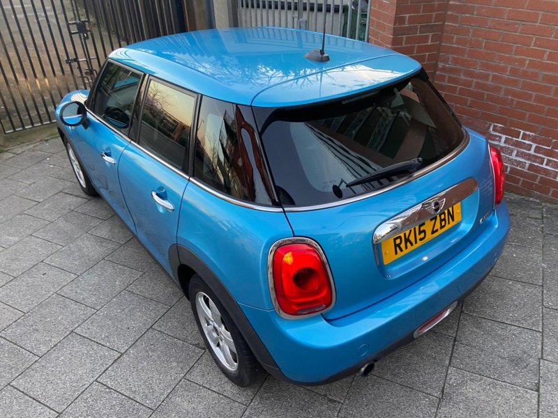 MINI HATCH