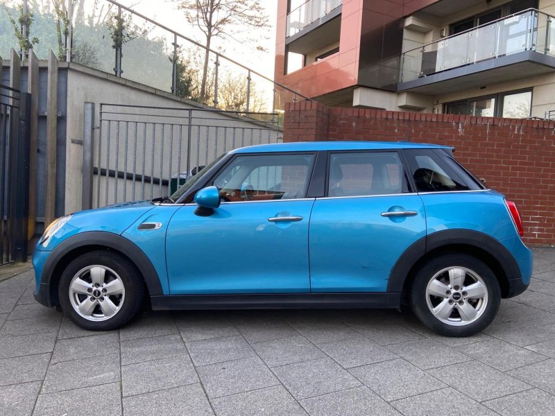MINI HATCH