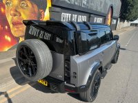 LAND ROVER DEFENDER 110