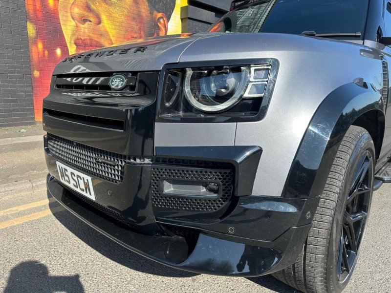 LAND ROVER DEFENDER 110
