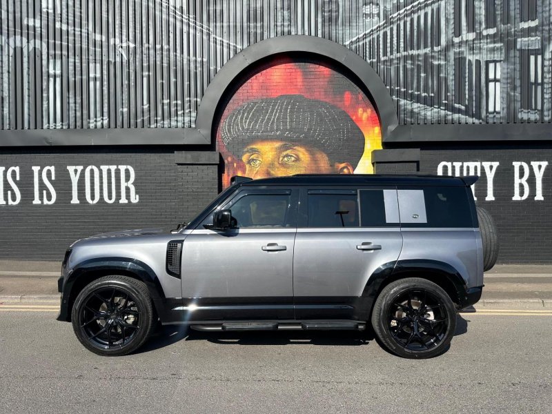 LAND ROVER DEFENDER 110